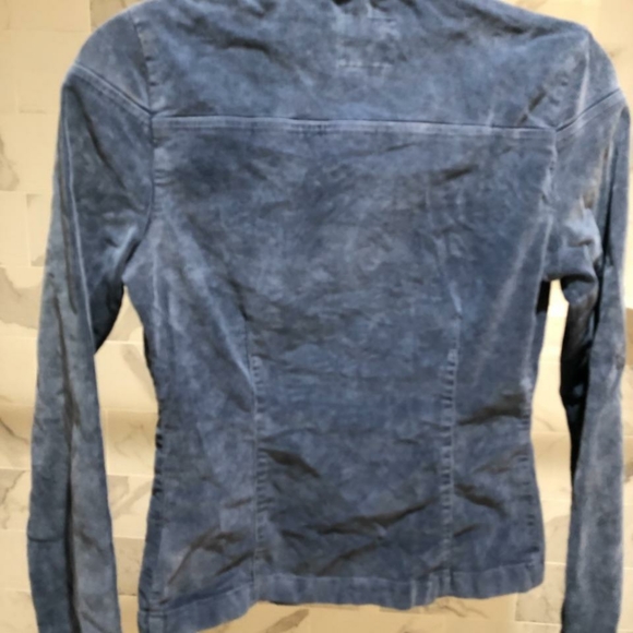 Blazer - Picture 4 of 4